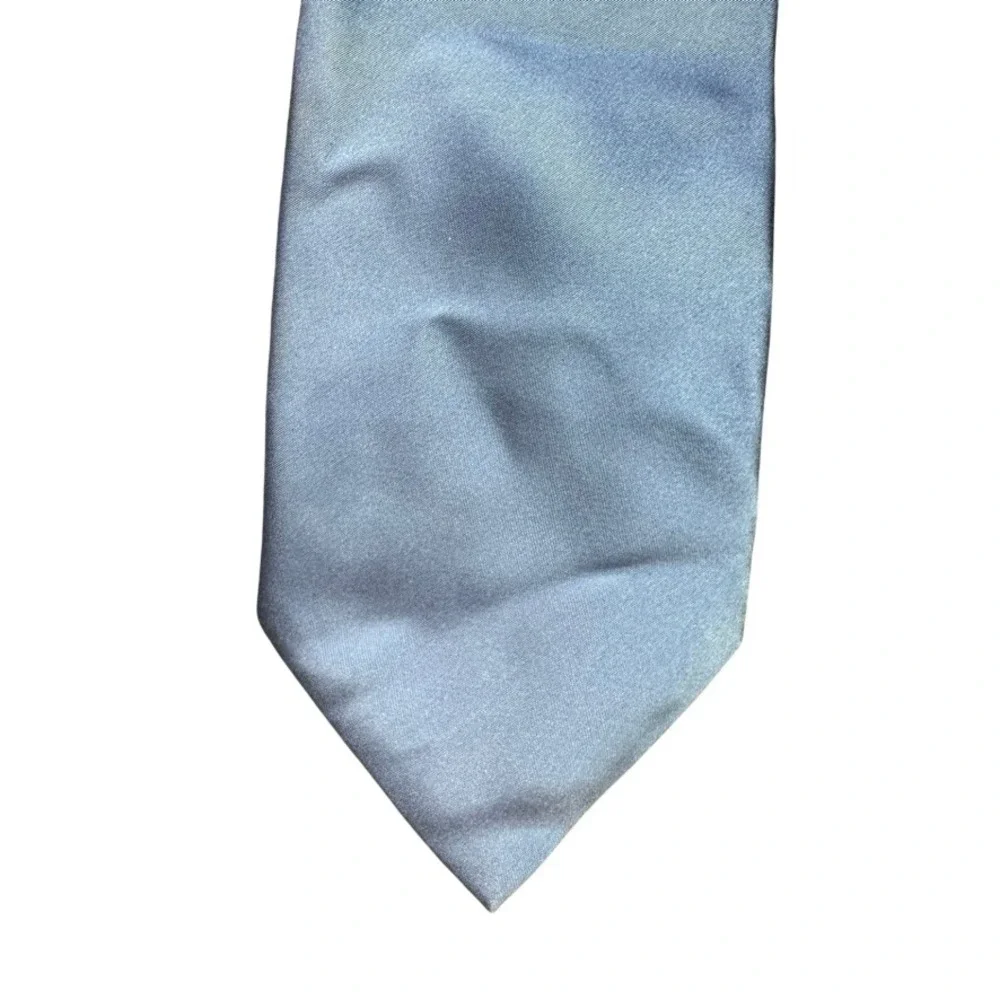 Donald J Trump Signature Collection Silk Tie Solid Light Blue Gold Crest Logo